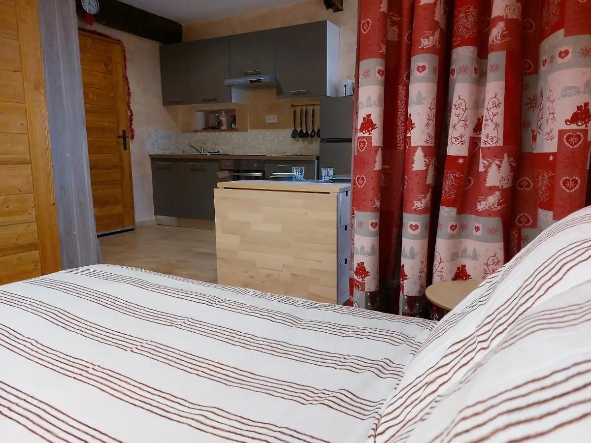 Les Gites De Laures Monblanc Holiday home